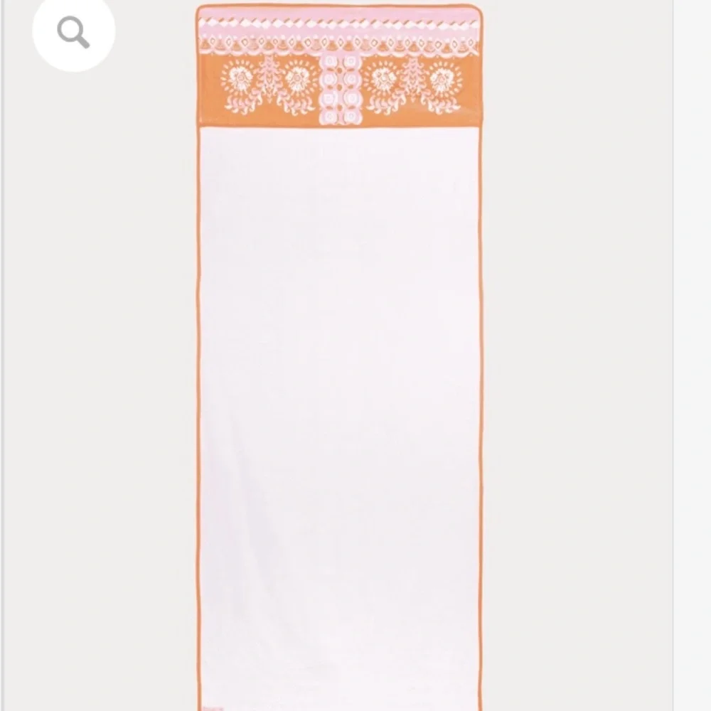 Lilly Pulitzer Beach Lounger Towel. Color: Papaya Breezy Palm